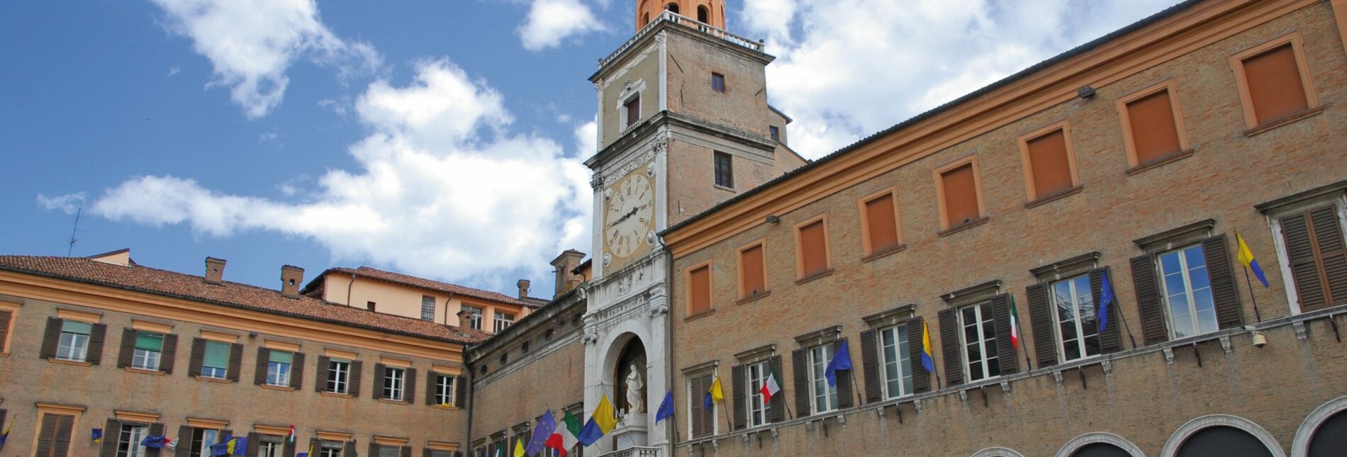 Rathaus am Piazza Grande in Modena